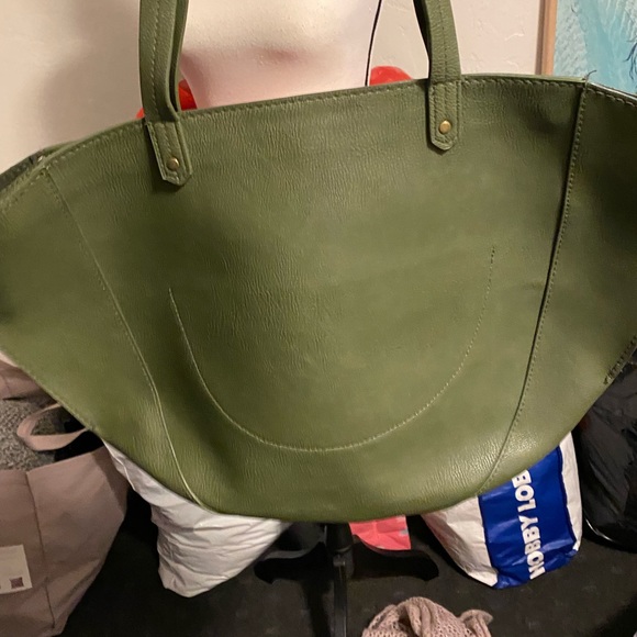 BNWOT UNIVERSAL THREADS PURSE - Picture 2 of 4